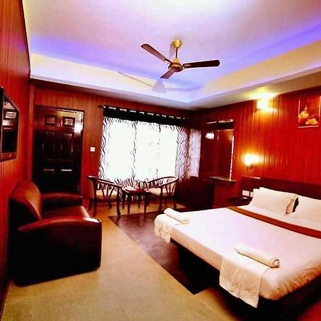 Red Castle Munnar Hotel Bagian luar foto