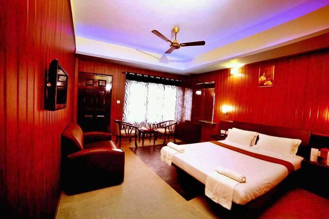 Red Castle Munnar Hotel Bagian luar foto