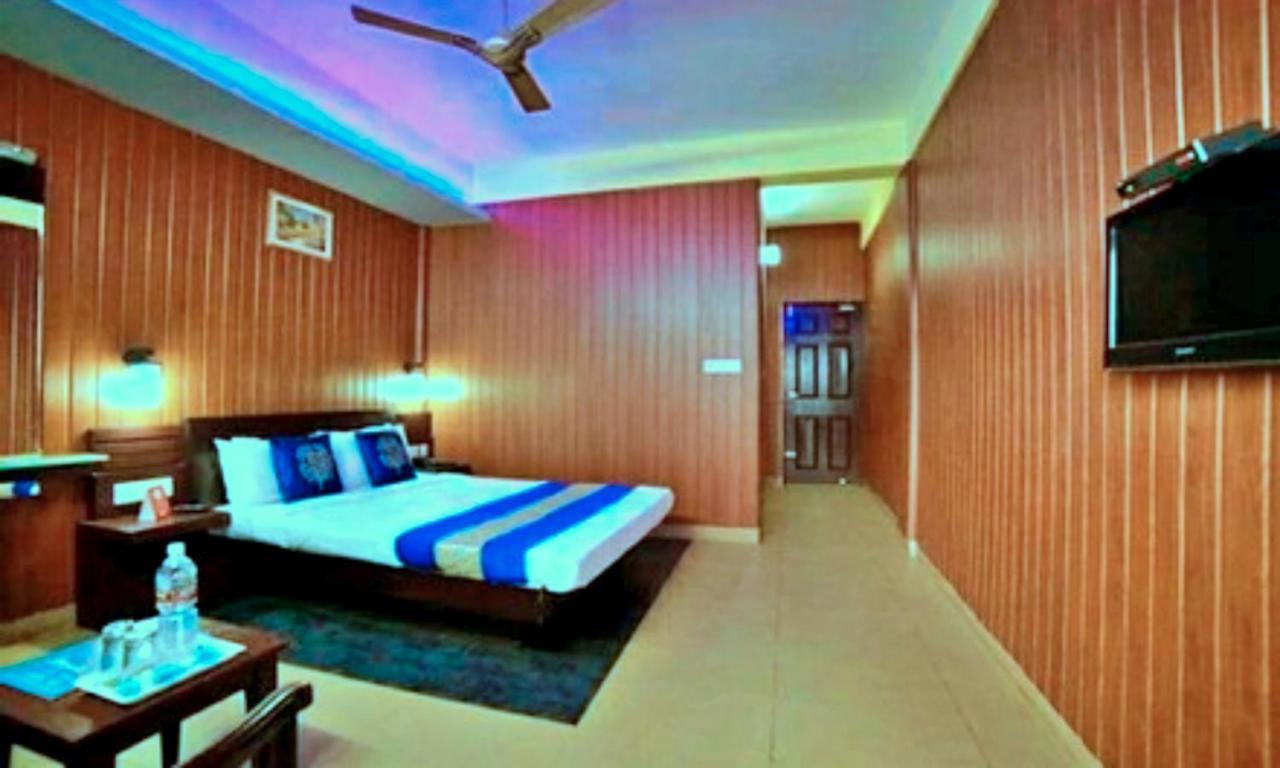 Red Castle Munnar Hotel Bagian luar foto