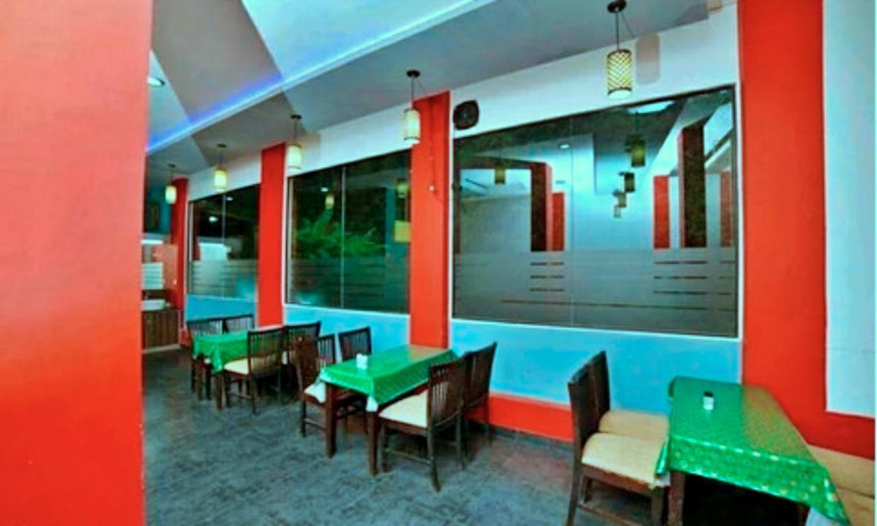 Red Castle Munnar Hotel Bagian luar foto